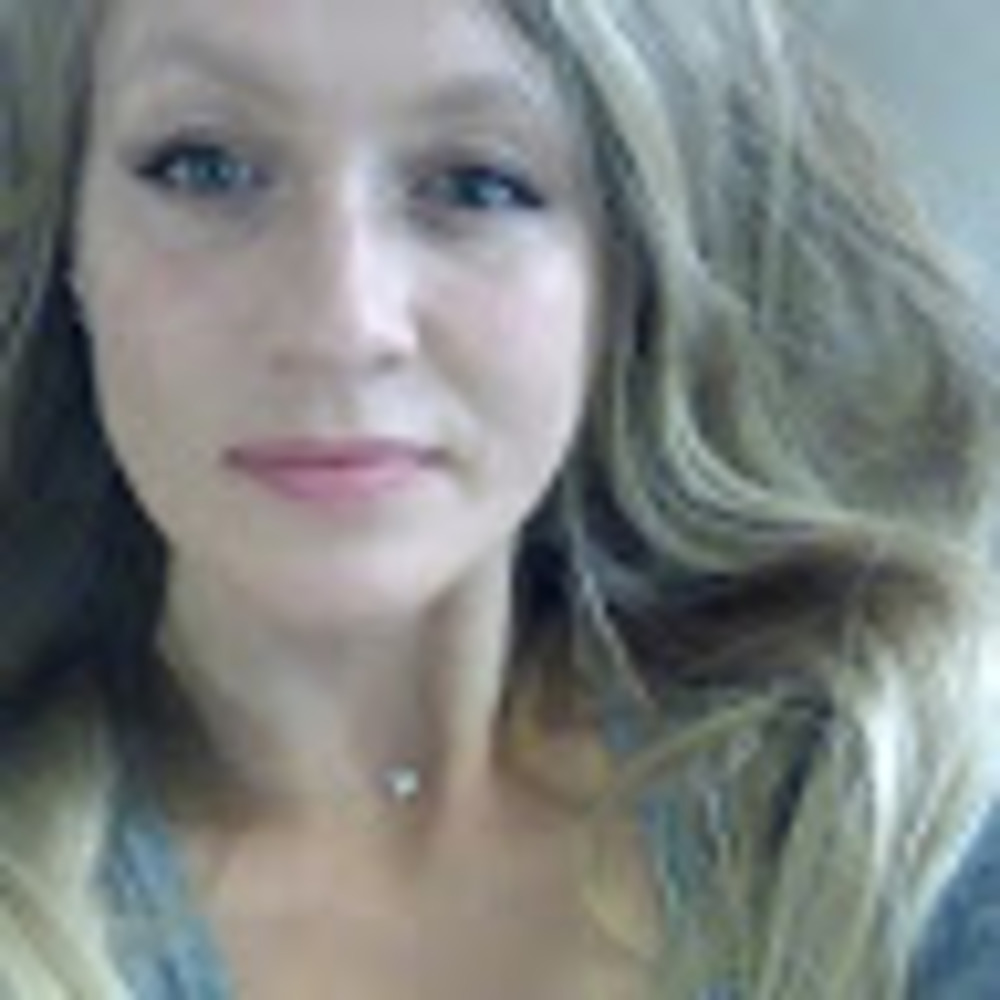 Meet your Posher, Julianne.